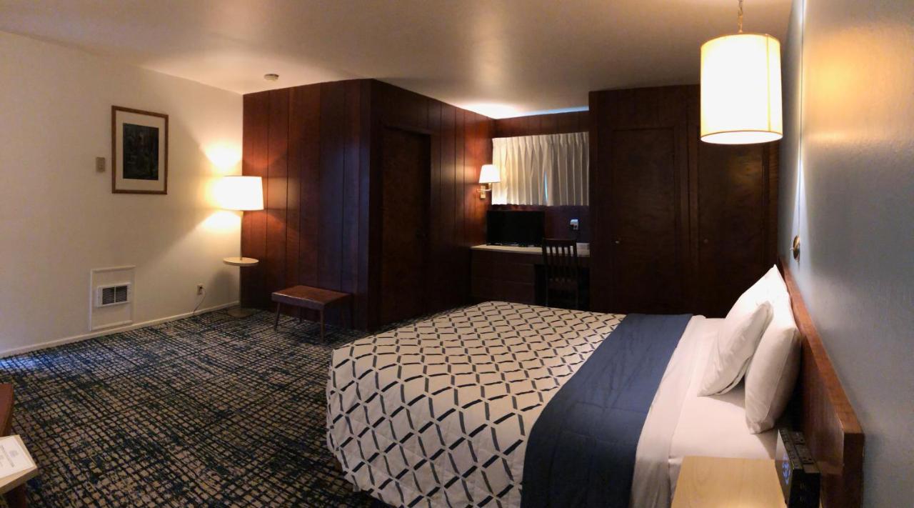 Curly Redwood Lodge Кресент-Сити Экстерьер фото