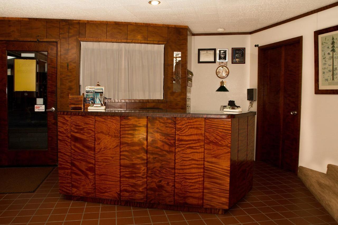 Curly Redwood Lodge Кресент-Сити Экстерьер фото